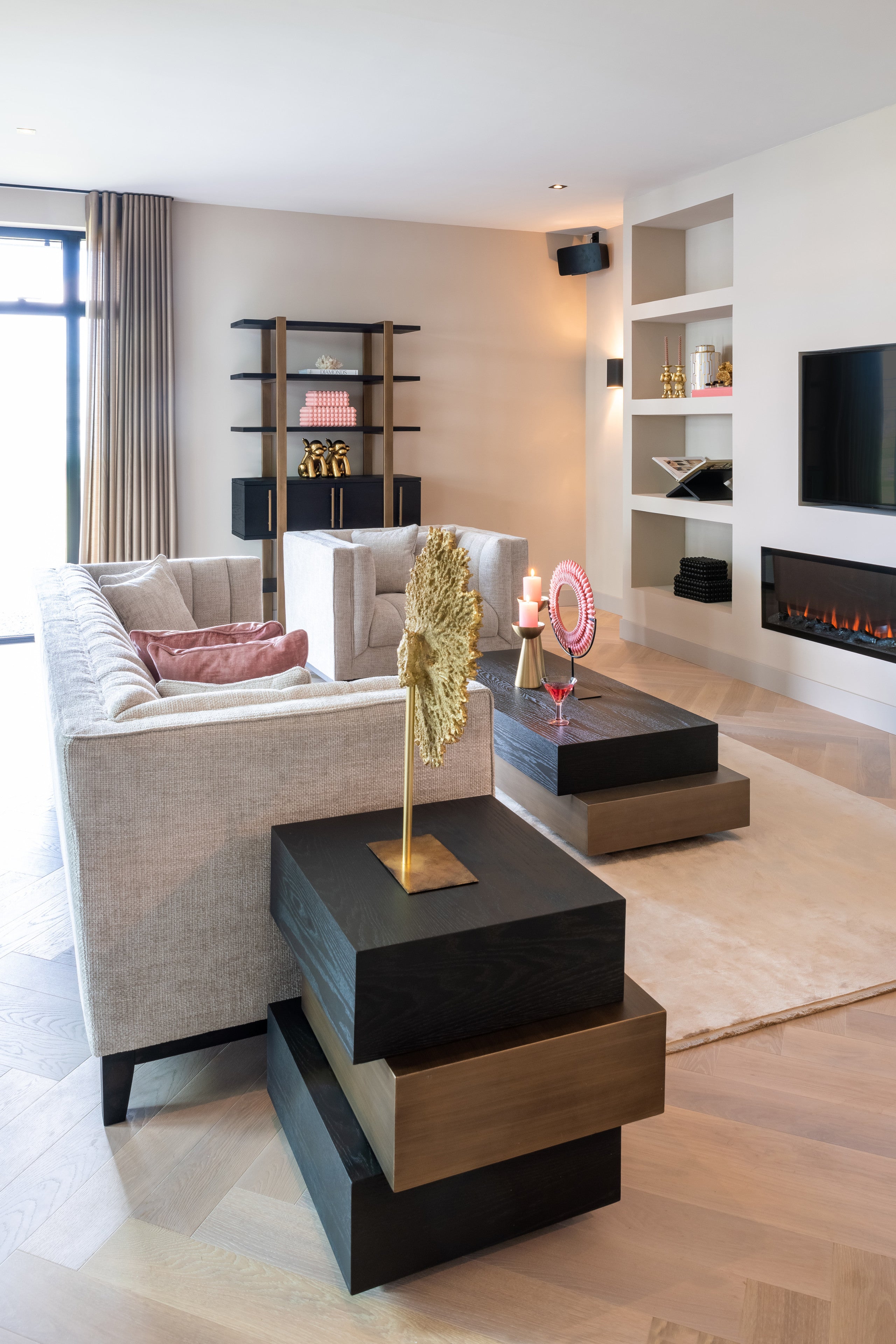Stolik boczny Cambon 57,5 × 52,5 cm – zdjęcie 5