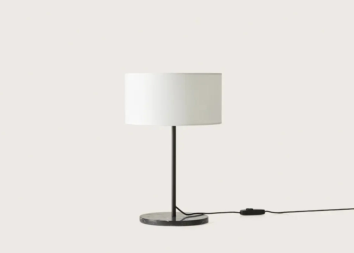 Hedra – lampa stołowa z abażurem