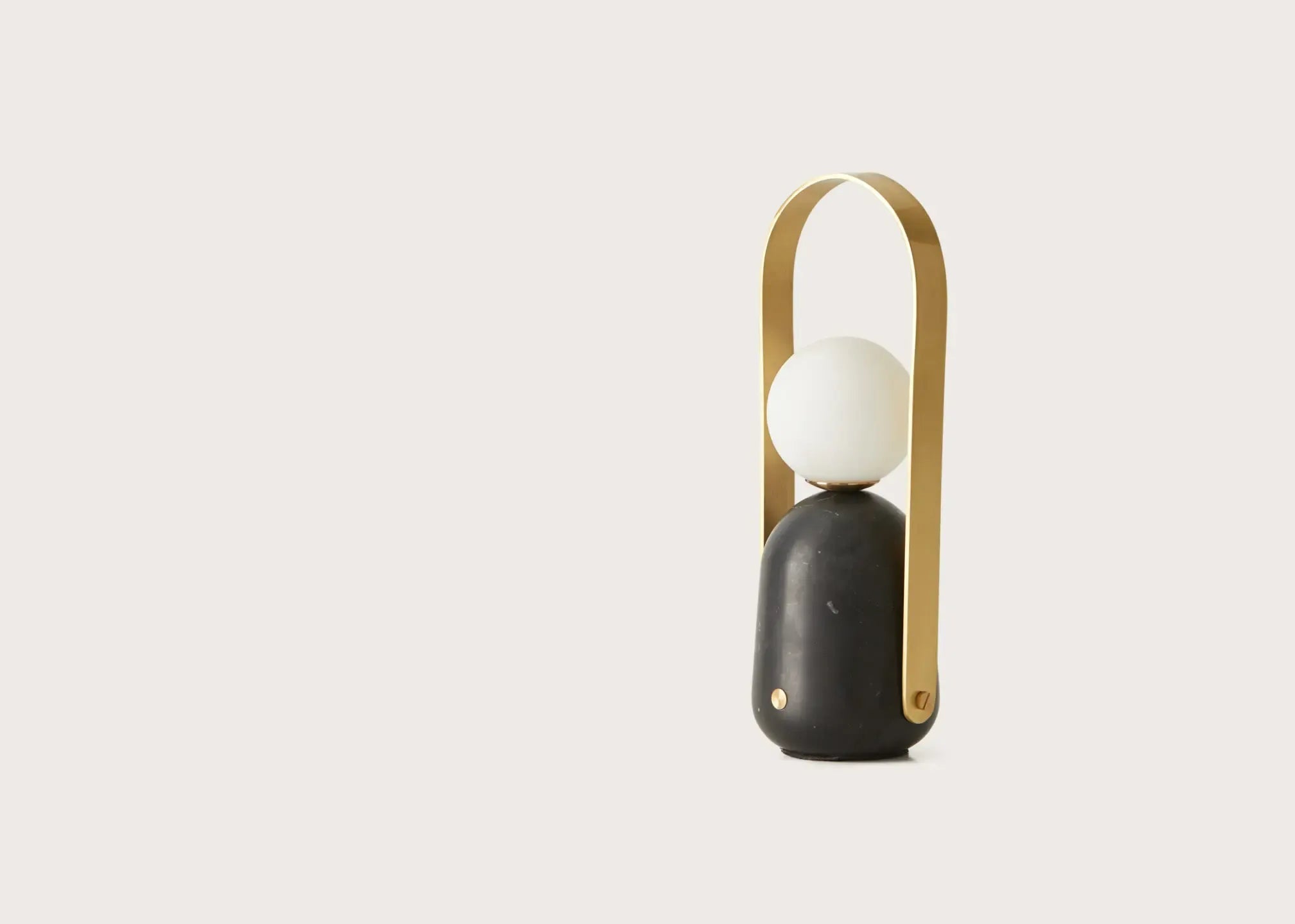 Nano – przenośna lampa stołowa LED
