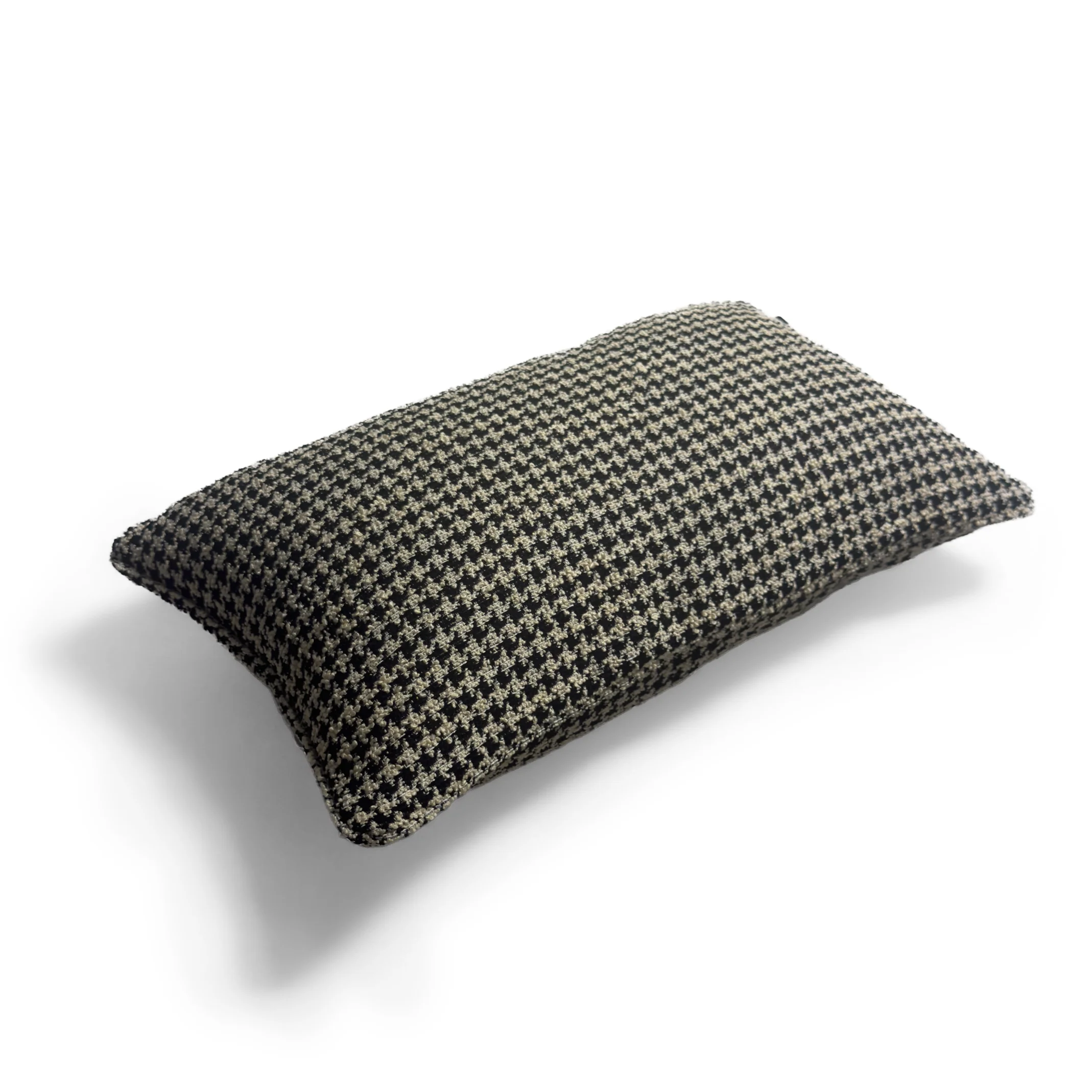 Poduszka dekoracyjna Madame w pepitkę – 50×30