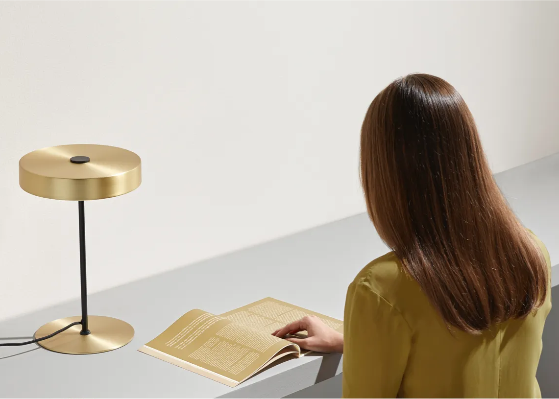 Ambor – lampa stołowa