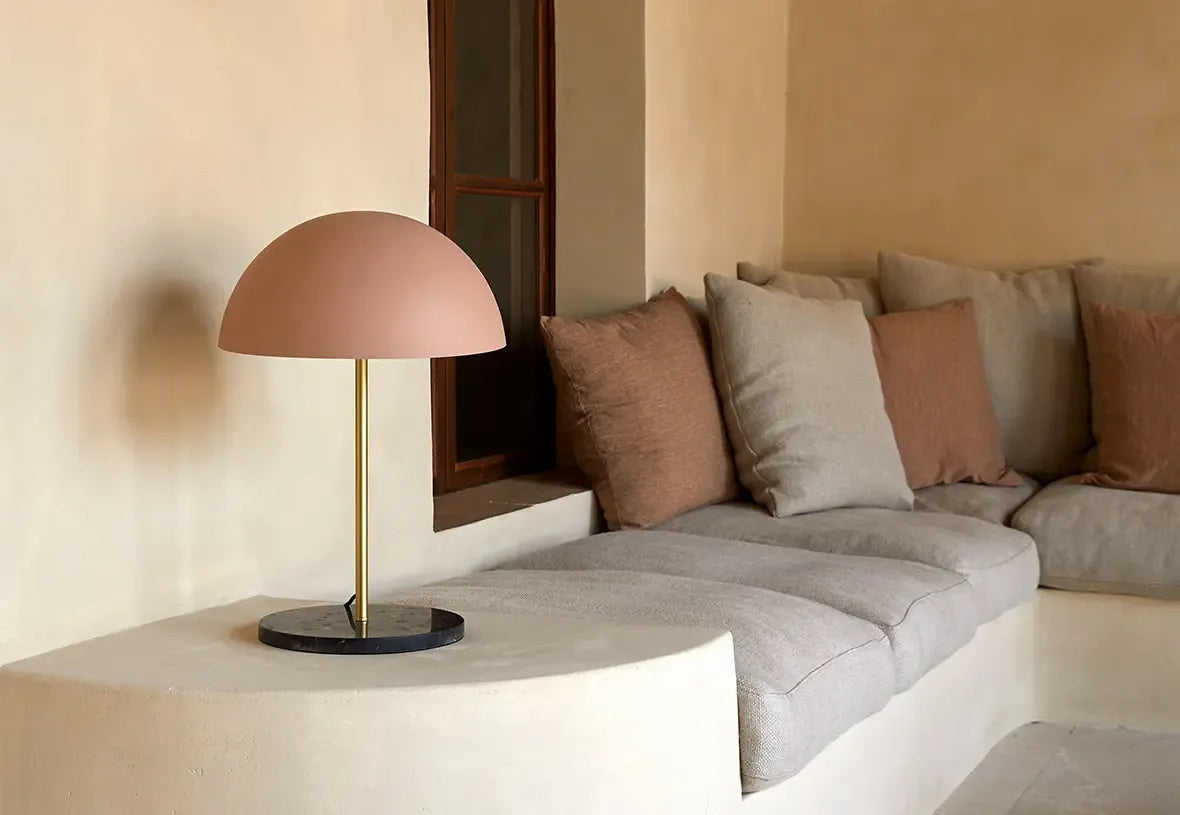 Hedra – lampa stołowa z abażurem