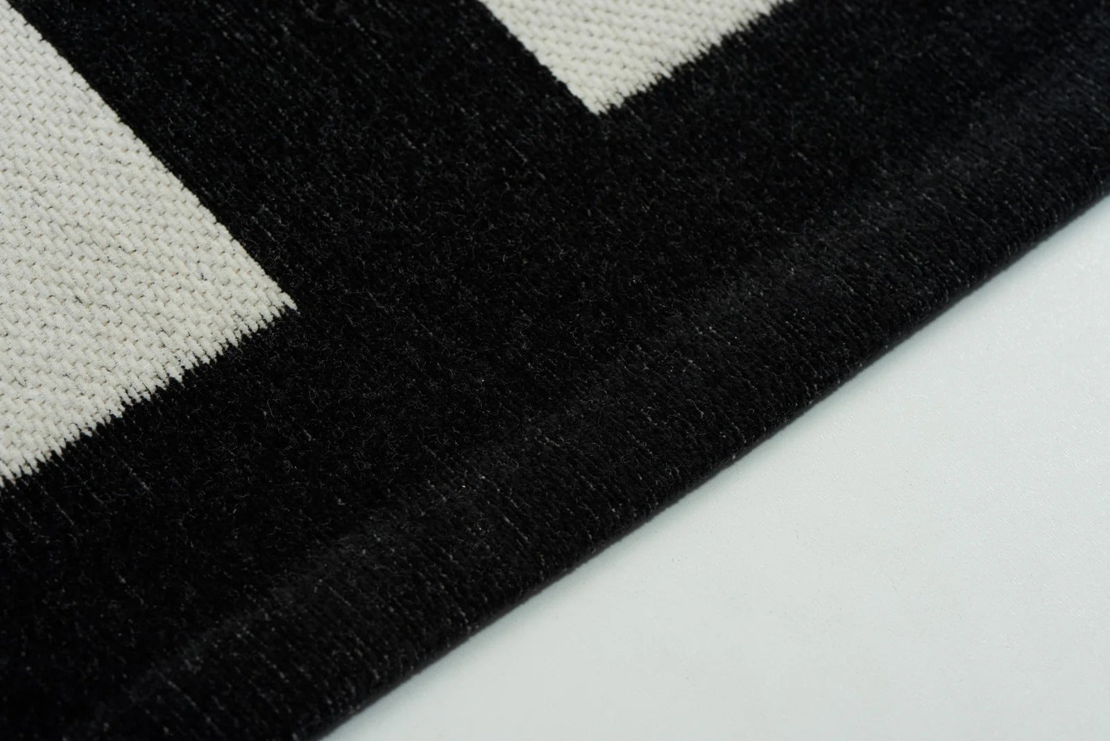 Dywan Hampton Black – Carpet Decor
