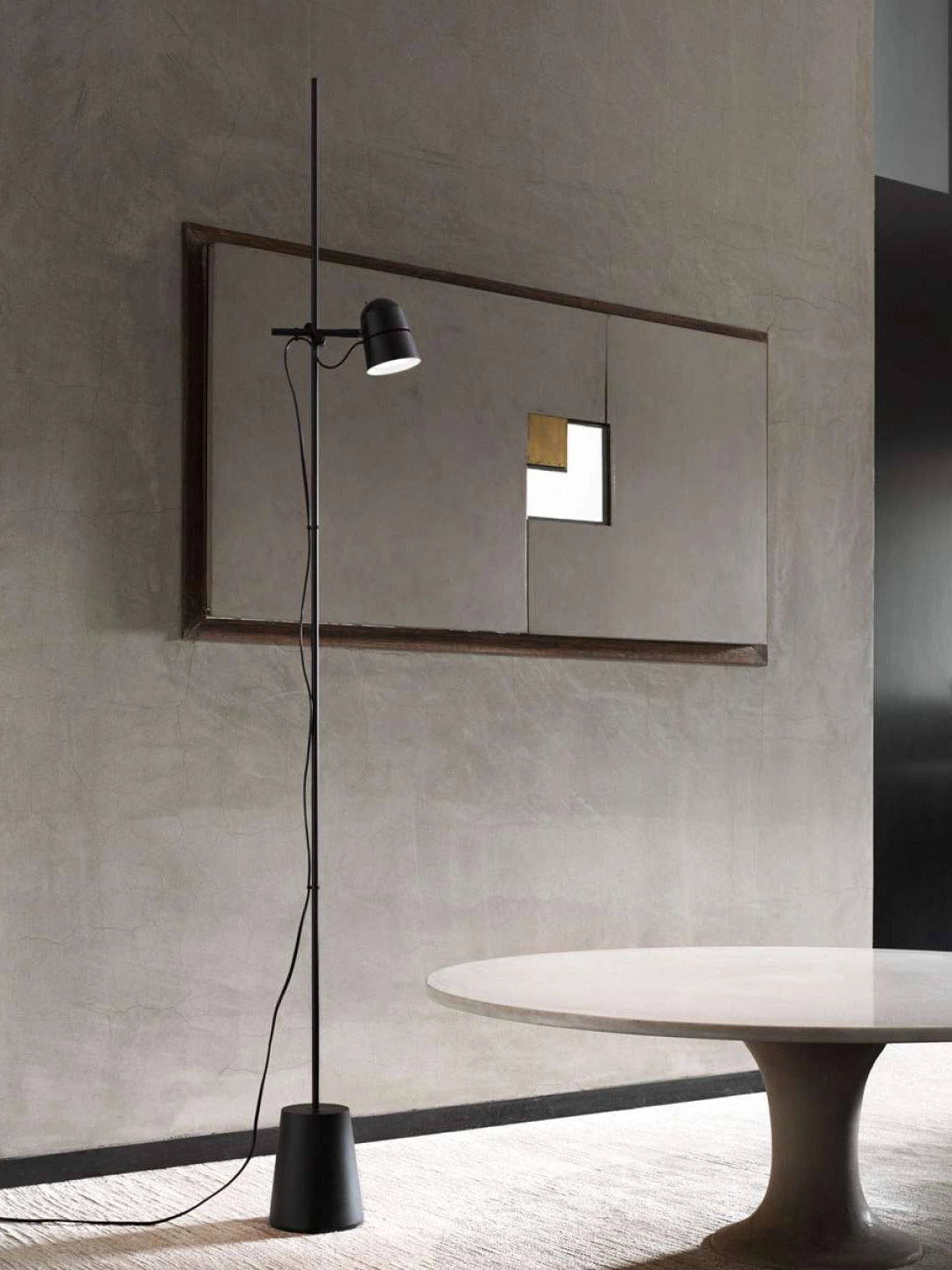 Lampa podłogowa Counterbalance – Luceplan