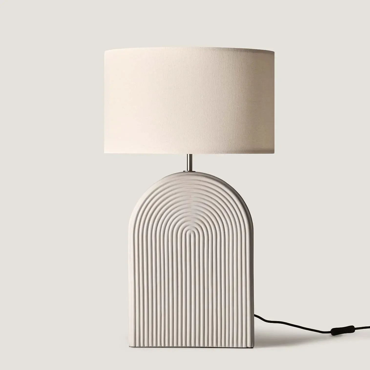 Lopo – lampa stołowa z abażurem