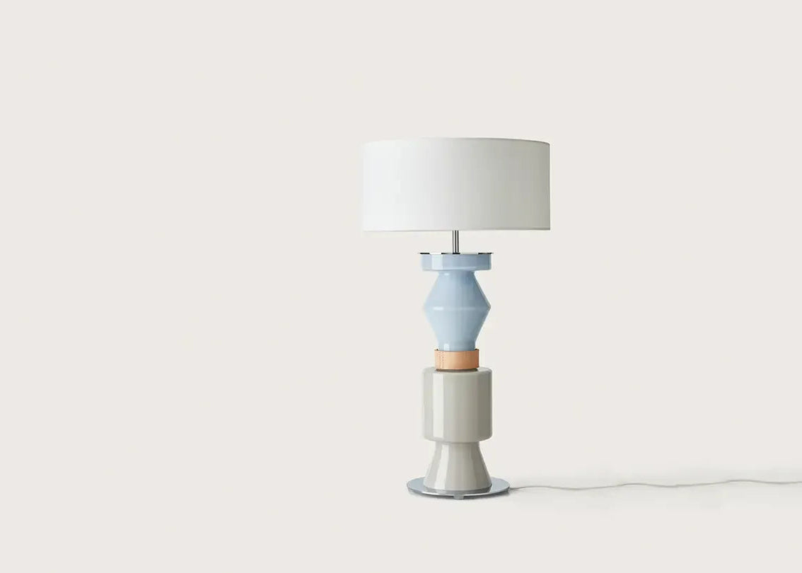 Kitta Ponn – lampa stołowa z abażurem