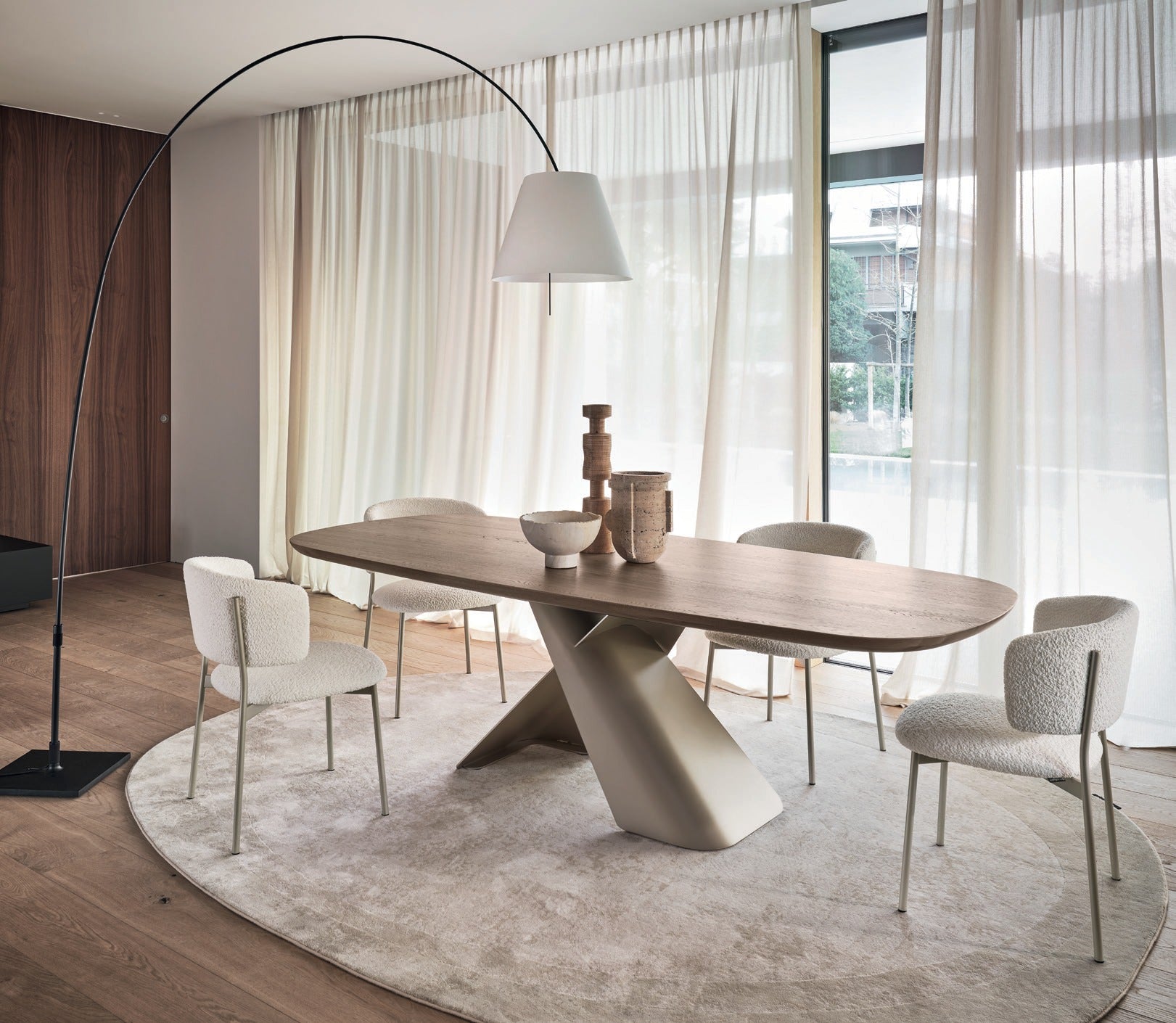 Stół Axiom 200/248/300 cm z blatem z litego dębu Calligaris